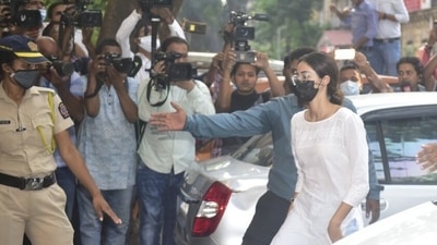 Ananya Panday reached NCB office along with her father Chunky Panday at Ballard Estate in Mumbai. (Photo: HT/ Anshuman Poyrekar) Ananya Panday reached NCB office along with her father Chunky Panday at Ballard Estate in Mumbai. (Photo: HT/ Anshuman Poyrekar)