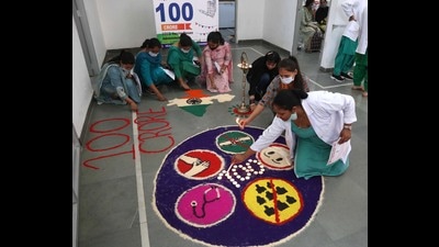 The vaccination site in GMCH-32, Chandigarh, being decorated with rangoli to celebrate the occasion of India crossing the one billion Covid vaccination mark. (HT Photo) The vaccination site in GMCH-32, Chandigarh, being decorated with rangoli to celebrate the occasion of India crossing the one billion Covid vaccination mark. (HT Photo)