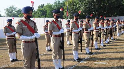 Personnel paying tribute to martyrs during an event to mark Police Commemoration Day in Sector 17 of Chandigarh on Thursday. (Keshav Singh/HT)
