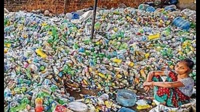 Schools in each block of the district were asked to collect 100 kg plastic waste and deposit it at a designated panchayat bhawan. (Pi forrepresentation) Schools in each block of the district were asked to collect 100 kg plastic waste and deposit it at a designated panchayat bhawan. (Pi forrepresentation)