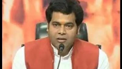 The UP energy minister also directed officials to inform consumers about shutdowns in advance so that they can plan work. (HT File Photo)