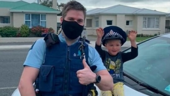 Cop visits kid to see his toys(Facebook/@SouthernDistrictPolice)