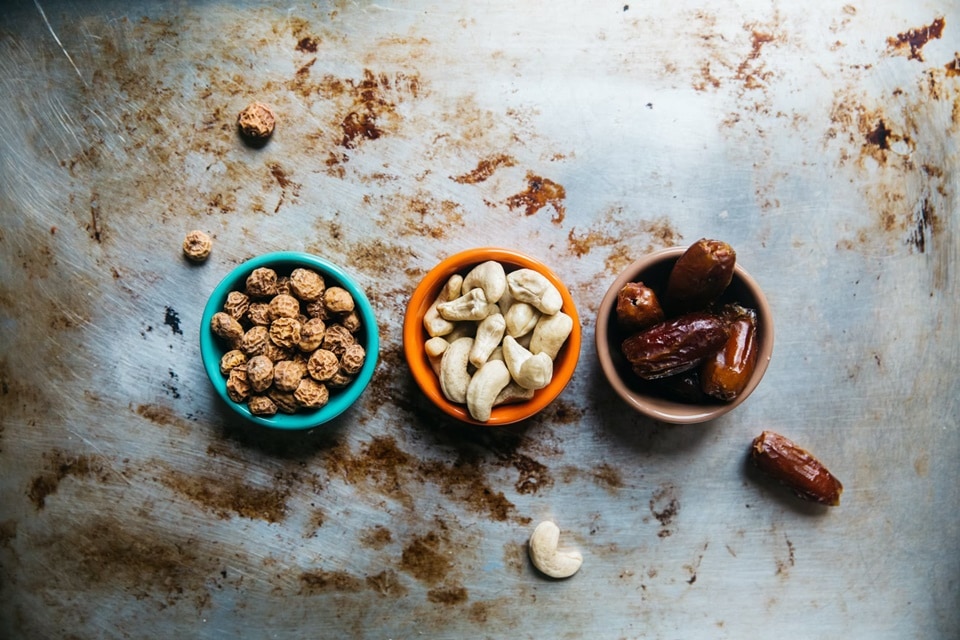 Energise yourself by adding nuts to your Karwa Chauth sargi thali.(Unsplash) Energise yourself by adding nuts to your Karwa Chauth sargi thali.(Unsplash)