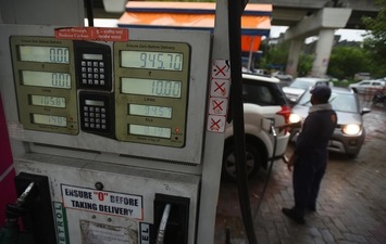 Petrol price displayed on a fuel pump at a petrol station in New Delhi, (HT File Photo/Representative Photo) Petrol price displayed on a fuel pump at a petrol station in New Delhi, (HT File Photo/Representative Photo)