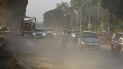 While this was higher than Wednesday’s 12%, the pollution levels were lower because of the relatively higher local wind speeds. (Parveen Kumar/HT Photo) While this was higher than Wednesday’s 12%, the pollution levels were lower because of the relatively higher local wind speeds. (Parveen Kumar/HT Photo)