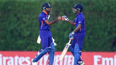 Suryakumar Yadav (38*) and Hardik Pandya (14*) took India home to an 8-wicket win with 2.1 overs to spare. (TWITTER/BCCI)