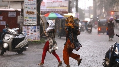 The minimum temperature on Friday was recorded at 17.7°C.