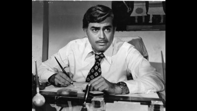 Sanjeev Kumar in a still from Aandhi (Indian Cinema Heritage Foundation) Sanjeev Kumar in a still from Aandhi (Indian Cinema Heritage Foundation)