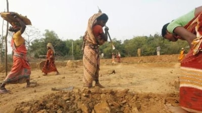 During the Covid-19 pandemic in 2019-20, Uttar Pradesh employed a whopping 1.11 crore people under the MGNREGA, but the workforce was male-dominated. (HT photo) During the Covid-19 pandemic in 2019-20, Uttar Pradesh employed a whopping 1.11 crore people under the MGNREGA, but the workforce was male-dominated. (HT photo)