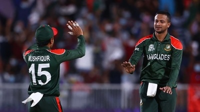 TEAM BANGLADESH (1) (TWITTER/ICC)