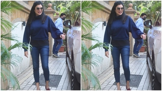 Sushmita Sen was spotted by paparazzi in Bandra, being her bubbly best.(HT Photos/Varinder Chawla)