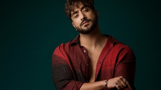 Aly Goni: “This shall too pass”, this quote keeps me motivated and grounded as well. The truth of life is that everything that is happening at the moment will change if you are going through a bad time. Think that this too shall pass and be optimistic. Even when something good is happening, enjoy the moment, but don’t be in the illusion that this moment will remain forever.