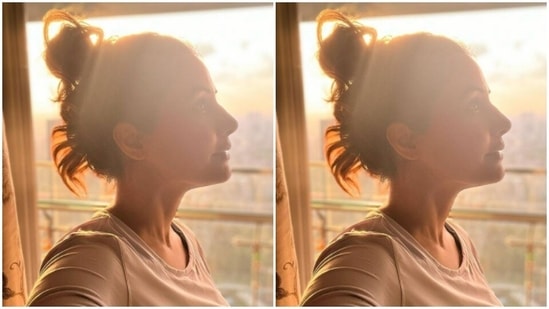 Hina Khan’s pictures are a treat for sore eyes. Hina posed for selfies as she overlooked the sunset.(Instagram/@realhinakhan)