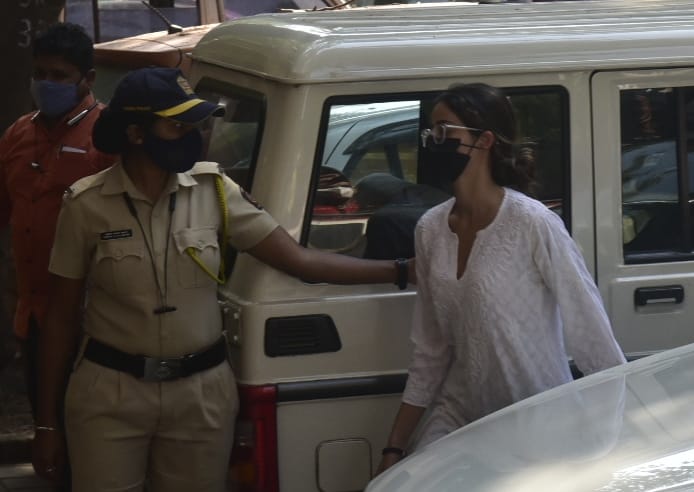 Ananya Panday reaches NCB office in Mumbai. (HT Photo) Ananya Panday reaches NCB office in Mumbai. (HT Photo)