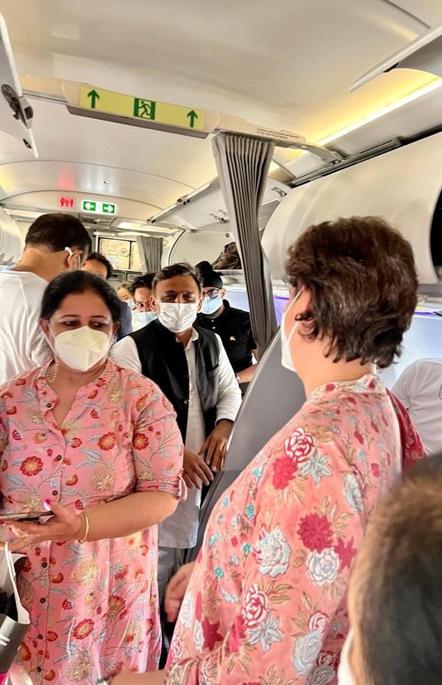 Brief interaction between Priyanka Gandhi Vadra and Akhilesh Yadav on the afternoon flight to Lucknow. Brief interaction between Priyanka Gandhi Vadra and Akhilesh Yadav on the afternoon flight to Lucknow.