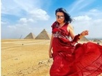 Mini Mathur is ‘feeling like a microscopic dot’ in Egypt. Here’s why(Instagram/@minimathur) Mini Mathur is ‘feeling like a microscopic dot’ in Egypt. Here’s why(Instagram/@minimathur)