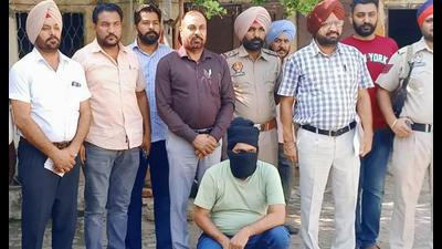 Faridkot senior superintendent of police Varun Sharma issued the lookout circular against three dera men — Sandeep Bareta, Pardeep Kaler and Harsh Dhuri — wanted in sacrilege cases. (HT Photo) Faridkot senior superintendent of police Varun Sharma issued the lookout circular against three dera men — Sandeep Bareta, Pardeep Kaler and Harsh Dhuri — wanted in sacrilege cases. (HT Photo)