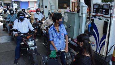The price of petrol increased from ₹112 to ₹113 in Mumbai in the span of three days. A litre of petrol was priced at ₹112.11 on Wednesday. (HT PHOTO) The price of petrol increased from ₹112 to ₹113 in Mumbai in the span of three days. A litre of petrol was priced at ₹112.11 on Wednesday. (HT PHOTO)