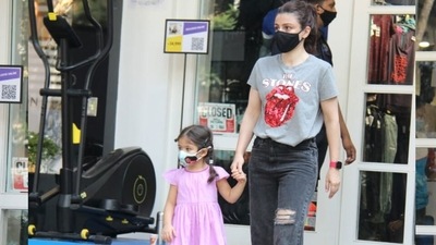 Inaaya is as popular as her cousin Taimur Ali Khan if not less. The two share a close bond. (Varinder Chawla) 