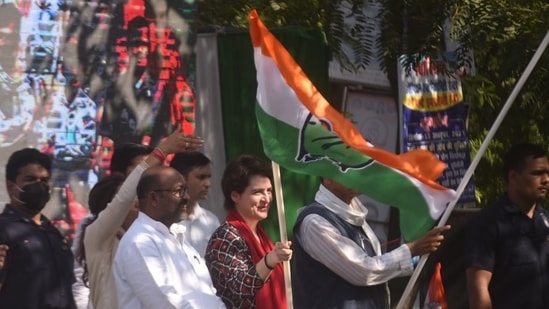 General secretary and UP incharge Priyanka Gandhi Vadra flag off 'Congress Pratigya Yatra' at Harakh block in Barabanki, Uttar Pradesh. ( Photo by Deepak Gupta, Hindustan Times)