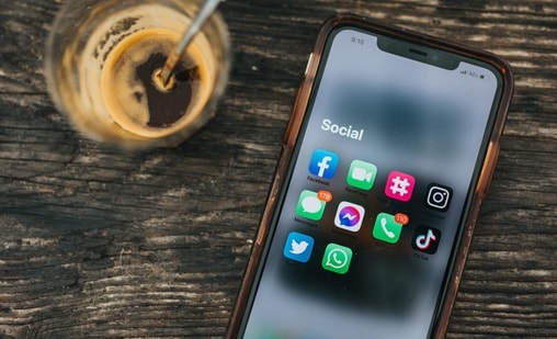 Here’s how to make your social media a happier place, avoid emotional toll(Photo by Nathan Dumlao on Unsplash)