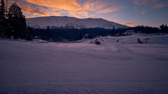 Gulmarg, Jammu and Kashmir: No words can describe the beauty of this mesmerizing location in Jammu and Kashmir. It is located in the Pir Panjal Range of the Western Himalayas. The best time to visit Gulmarg is between January and February.(Unsplash)