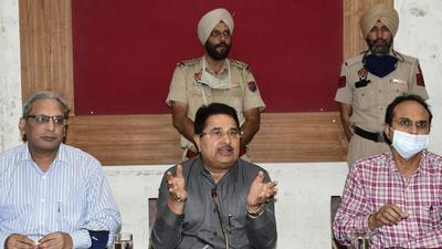 Punjab deputy chief minister OP Soni addressing the media at Circuit House in Ludhiana on Sunday. (Harsimar Pal Singh/HT)