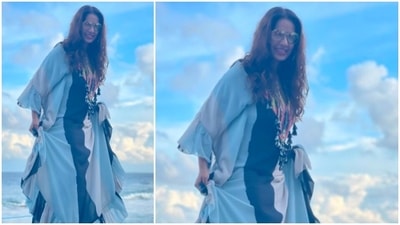 Bipasha Basu matched her outfit with the shades of the clouds, the sky and the beautiful blue sea. (Instagram/@bipashabasusinghgrover) Bipasha Basu matched her outfit with the shades of the clouds, the sky and the beautiful blue sea. (Instagram/@bipashabasusinghgrover)