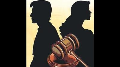 The police booked a Bathinda man booked for fraudulently getting divorce. The accused has also remarried. (HT Photo/ Representational image) The police booked a Bathinda man booked for fraudulently getting divorce. The accused has also remarried. (HT Photo/ Representational image)