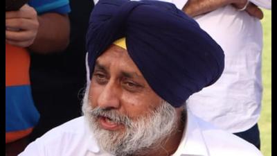 The SAD chief said the present system, of abolishing truck unions, started by the Congress government had created syndicates.