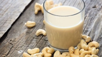 Cashew milk (Pinterest) Cashew milk (Pinterest)