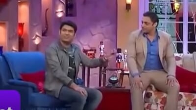 Kapil Sharma and Shoaib Akhtar on Comedy Nights With Kapil.