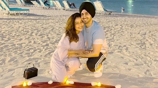 Rohanpreet said that it was ‘love at first sight’ for him. Neha, meanwhile, was drawn to his good looks and polite behaviour.