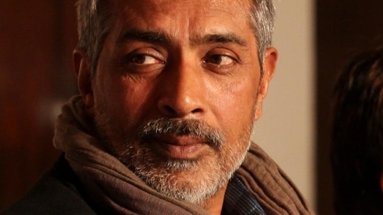 When filmmaker PrakashJha tried to pacify the Bajrang Dal protesters, some of them threw ink on him.