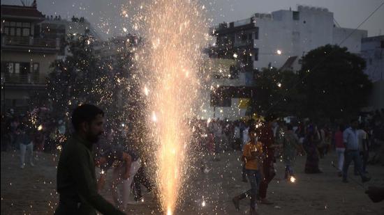 Last week, NGO had purchased 30 varieties of commercially available firecrackers in Mumbai for noise testing at RCF Ground in Chembur, in collaboration with the Maharashtra Pollution Control Board (MPCB). (HT FILE)