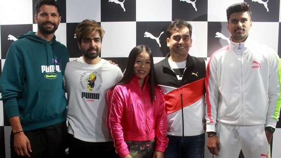 Boxer Mary Kom, hockey player Rupinder Pal Singh (L), cricketer Washington Sundar (R), singer Harrdy Sandhu (2L).(PTI) Boxer Mary Kom, hockey player Rupinder Pal Singh (L), cricketer Washington Sundar (R), singer Harrdy Sandhu (2L).(PTI)