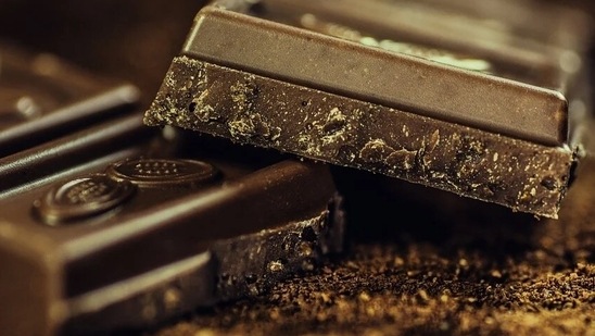 Dark chocolate: Dark chocolate or cocoa can have a positive impact on mood. A 2014 study has found that 40g of dark chocolate helped reduce perceived stress in female students.(Pixabay)