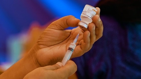 Pratapgarh vaccinates 100% eligible population with first dose. (Representatioal image) (AFP PHOTO)