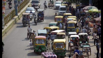 Auto-rickshaw drivers said that they are forced to park their vehicles at the roadsides in the city. (Sakib Ali/HT) Auto-rickshaw drivers said that they are forced to park their vehicles at the roadsides in the city. (Sakib Ali/HT)
