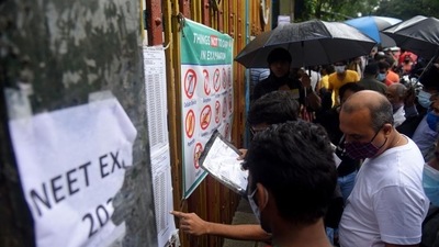 NEET aspirants outside an exam centre in Mumbai, on September 12. The Centre has put NEET-PG counselling on hold till the Supreme Court decides on OBC, EWS quota seats. (HT Photo) NEET aspirants outside an exam centre in Mumbai, on September 12. The Centre has put NEET-PG counselling on hold till the Supreme Court decides on OBC, EWS quota seats. (HT Photo)