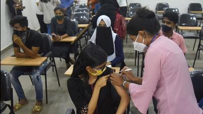 Maharashtra on Monday recorded 889 Covid-19 cases, its lowest single-day caseload in 511 days (841 infections were reported on May 5. (HT PHOTO) Maharashtra on Monday recorded 889 Covid-19 cases, its lowest single-day caseload in 511 days (841 infections were reported on May 5. (HT PHOTO)