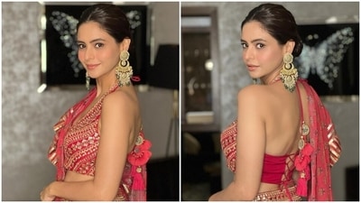 Aamna Sharif's Karva Chauth saree should be part of your Diwali 2021 wardrobe (Instagram/@aamnasharifofficial) Aamna Sharif's Karva Chauth saree should be part of your Diwali 2021 wardrobe (Instagram/@aamnasharifofficial)