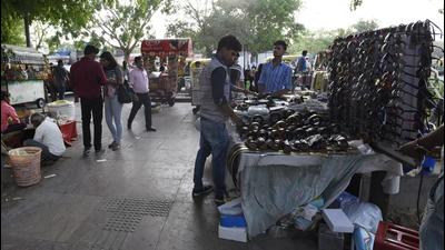 Street vendors in Connaught Place in Delhi. (HT Photo) Street vendors in Connaught Place in Delhi. (HT Photo)