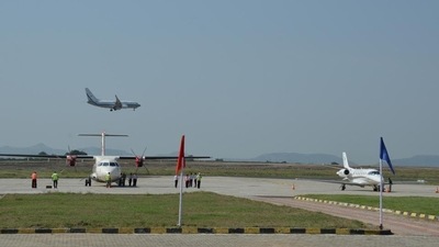 All passengers shall also submit a declaration with respect to the authenticity of the report and will be liable for criminal prosecution if found otherwise. (HT File Photo)