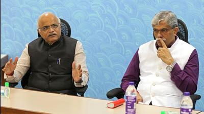 Vinay Sahasrabuddhe, Rajya Sabha MP and president of the Council for Indian Cultural Relations, on Monday said that they are considering on sympathetic grounds to grant scholarships to Afghan students in India planning to take admission to new academic courses. (In pic) MP Vinay Sahasrabuddhe (L) and SPPU VC Nitin Karmalkar (R) at a press conference at Savitribai Phule Pune University. (Ravindra Joshi/HT PHOTO) Vinay Sahasrabuddhe, Rajya Sabha MP and president of the Council for Indian Cultural Relations, on Monday said that they are considering on sympathetic grounds to grant scholarships to Afghan students in India planning to take admission to new academic courses. (In pic) MP Vinay Sahasrabuddhe (L) and SPPU VC Nitin Karmalkar (R) at a press conference at Savitribai Phule Pune University. (Ravindra Joshi/HT PHOTO)