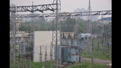 Power minister RK Singh said the Centre is going to ask all states and power distribution companies (discoms) to clear their dues to Coal India, which stands at a staggering ₹16,000 crore. (HT Archive) Power minister RK Singh said the Centre is going to ask all states and power distribution companies (discoms) to clear their dues to Coal India, which stands at a staggering ₹16,000 crore. (HT Archive)