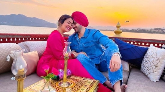 Neha and Rohanpreet tied the knot last year on October 24 in a lavish ceremony amid Covid-19. However fans were left speculating until the day of their wedding whether it was a promotional gimmick for their new music video, Nehu Da Vyah.(Instagram/nehakakkar)