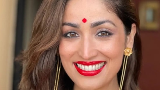 The newly-wed diva dolled up in a traditional red Banarasi saree since red in the dominant colour when married Hindu women dress up for Karva Chauth in ethnic attires. Her solah shringar or 16 steps of makeup too were on-point.(Instagram/yamigautam)