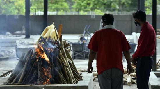 During the Covid-19 pandemic, the corporation had set up CNG crematoriums in Ghazipur and Karkardooma Shamshan Bhumi, where two furnaces each are currently operational. (Picture for representation only/Sanjeev Verma-HT)