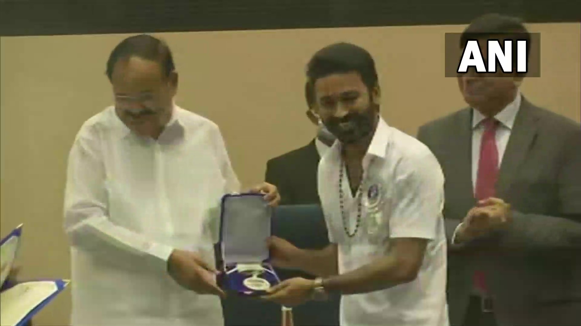 Dhanush receives National Film Award.&nbsp;